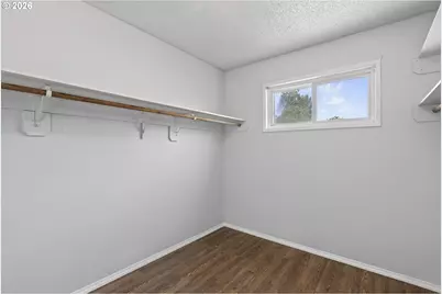 1702 NE Hogan Dr, Gresham, OR 97030 - Photo 9