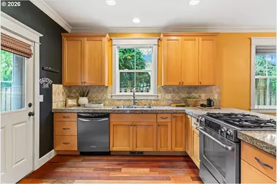 2611 NE Going St, Portland, OR 97211 - Photo 9