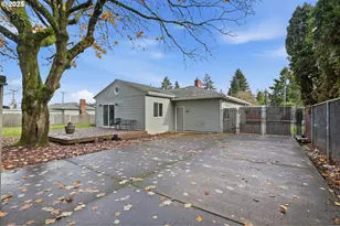 3245 NE 108th Ave, Portland, OR 97220 - Photo 35