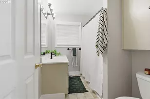 3245 NE 108th Ave, Portland, OR 97220 - Photo 29