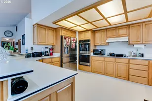 4608 Holly St, Springfield, OR 97478 - Photo 9