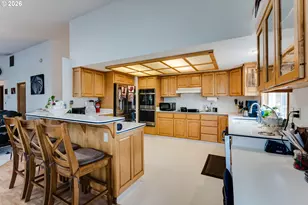 4608 Holly St, Springfield, OR 97478 - Photo 7