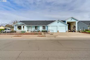 4608 Holly St, Springfield, OR 97478 - Photo 3