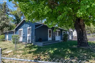 110 NE Kirby Ave, Roseburg, OR 97470 - Photo 47