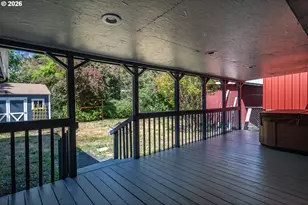 110 NE Kirby Ave, Roseburg, OR 97470 - Photo 9