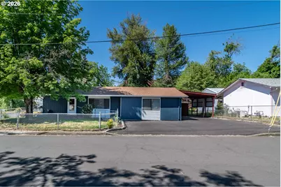 110 NE Kirby Ave, Roseburg, OR 97470 - Photo 1