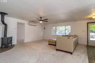 110 NE Kirby Ave, Roseburg, OR 97470 - Photo 5