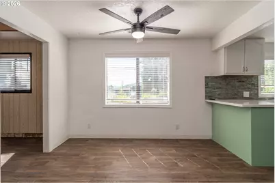 110 NE Kirby Ave, Roseburg, OR 97470 - Photo 11