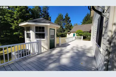 83160 Clear Lake Rd, Florence, OR 97439 - Photo 23