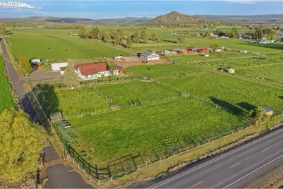 4664 N McKay Rd, Prineville, OR 97754 - Photo 1