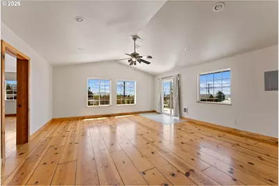 730 Pacific Ave #B, Brookings, OR 97415 - Photo 27