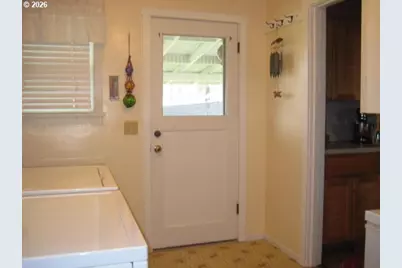 273 Crest Dr, Myrtle Creek, OR 97457 - Photo 19