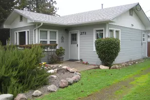 273 Crest Dr, Myrtle Creek, OR 97457 - Photo 1