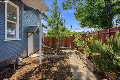2704 SE 84th Ave, Portland, OR 97266 - Photo 31