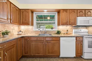 1831 NE 142nd Ave, Portland, OR 97230 - Photo 11