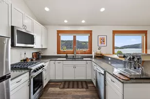 222 Washington St, Lyle, WA 98635 - Photo 25