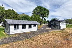 222 Washington St, Lyle, WA 98635 - Photo 3