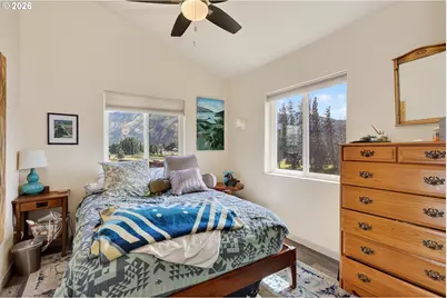 222 Washington St, Lyle, WA 98635 - Photo 17