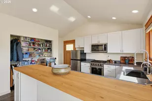 222 Washington St, Lyle, WA 98635 - Photo 23