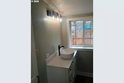 760 W Ballf St, Roseburg, OR 97471 - Photo 7