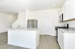 3990 SW Duniway Ln, Gresham, OR 97080 - Photo 11