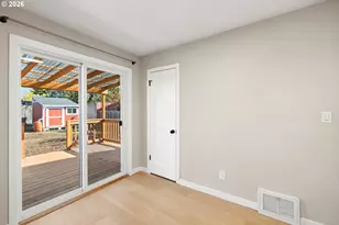 6915 SE Raymond Ct, Portland, OR 97206 - Photo 15