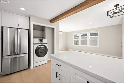 6915 SE Raymond Ct, Portland, OR 97206 - Photo 11