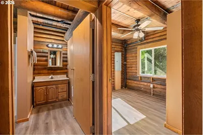 52633 McKenzie Hwy, Blue River, OR 97413 - Photo 17