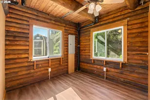 52633 McKenzie Hwy, Blue River, OR 97413 - Photo 15