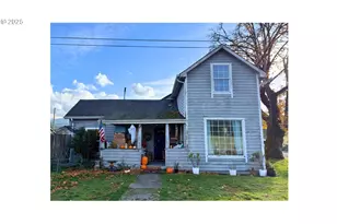 564 SW Cedar St, Mill City, OR 97360 - Photo 1