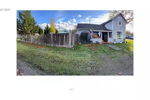 564 SW Cedar St, Mill City, OR 97360 - Photo 5