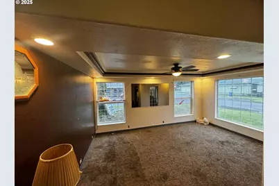 564 SW Cedar St, Mill City, OR 97360 - Photo 11