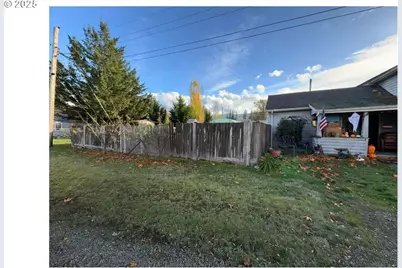 564 SW Cedar St, Mill City, OR 97360 - Photo 7