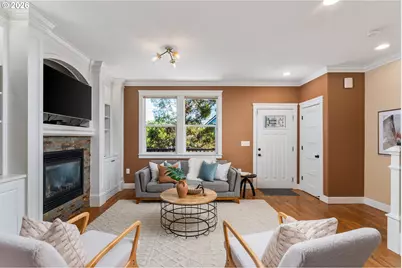 4624 SE Taylor St, Portland, OR 97215 - Photo 3