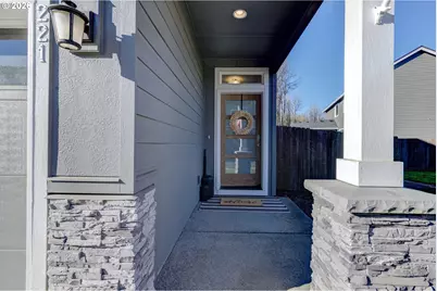 221 S 39th Dr, Ridgefield, WA 98642 - Photo 3