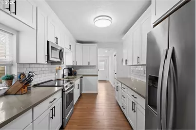 205 W 32nd St, Vancouver, WA 98660 - Photo 3