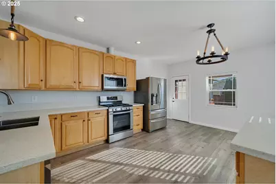 315 Birch Ave, Tillamook, OR 97141 - Photo 9
