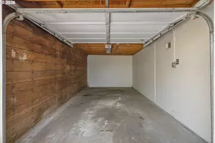 2105 SE Caruthers St, Portland, OR 97214 - Photo 39
