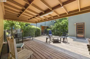 2105 SE Caruthers St, Portland, OR 97214 - Photo 35