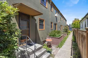 2105 SE Caruthers St, Portland, OR 97214 - Photo 5