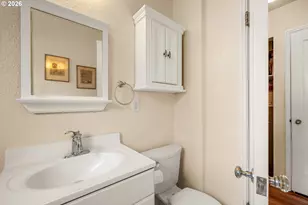 2105 SE Caruthers St, Portland, OR 97214 - Photo 21