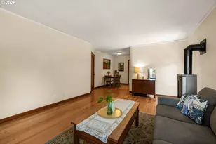 2105 SE Caruthers St, Portland, OR 97214 - Photo 11