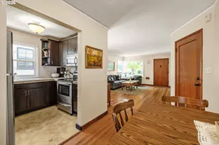 2105 SE Caruthers St, Portland, OR 97214 - Photo 15