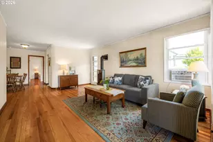 2105 SE Caruthers St, Portland, OR 97214 - Photo 7