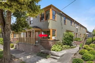 2105 SE Caruthers St, Portland, OR 97214 - Photo 3