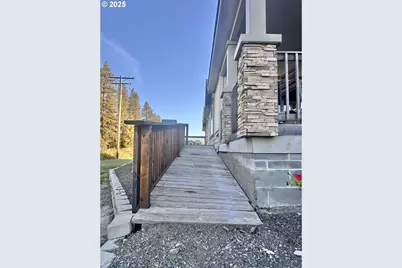 1782 Bz Glenwood Hwy, Glenwood, WA 98619 - Photo 7