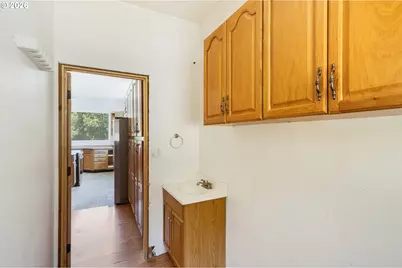 2755 E 38th Ave, Eugene, OR 97405 - Photo 11
