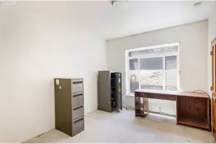 2755 E 38th Ave, Eugene, OR 97405 - Photo 19