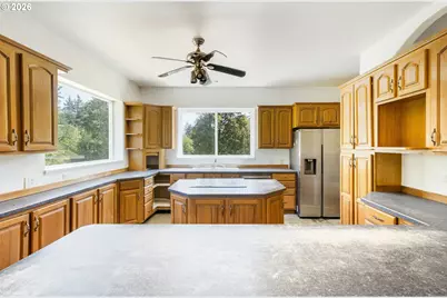 2755 E 38th Ave, Eugene, OR 97405 - Photo 9
