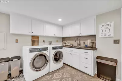 850 E Beacon Dr, Eugene, OR 97404 - Photo 21